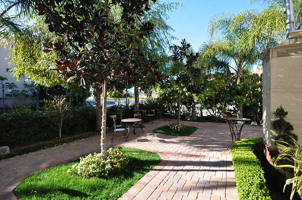 4255 patio 8