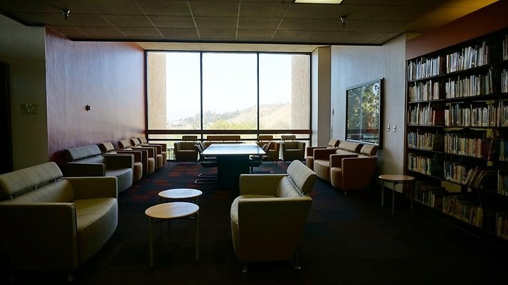 WLA.Uni.Library.18