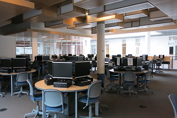 LA.Valley.College.Library.19