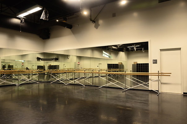 ELAC DanceStudio 07