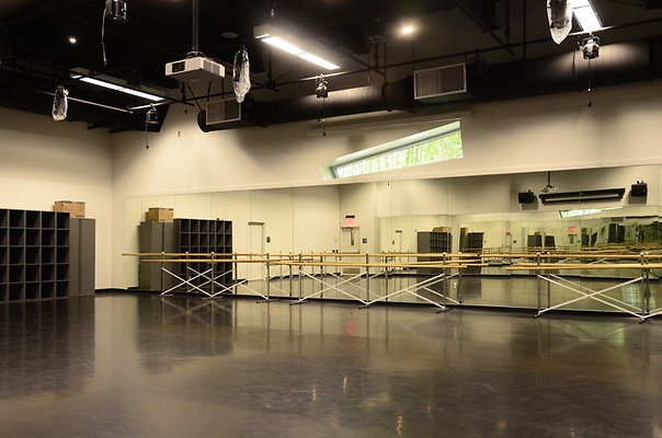 ELAC DanceStudio 04