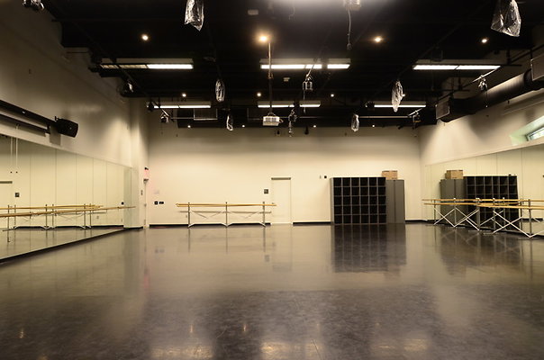 ELAC DanceStudio 02