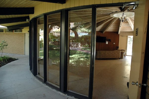 A1Hall01