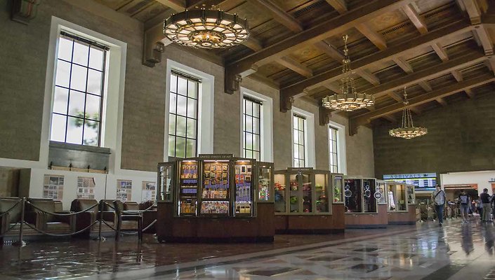 Union-Station-Waiting-Areas-014