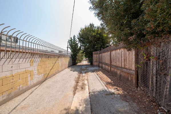 12443 alley 2