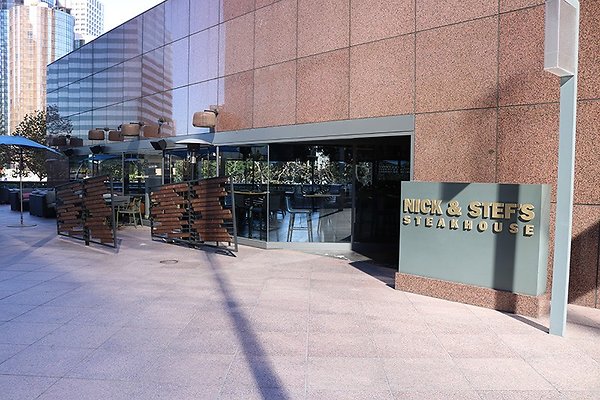 LP Nick-and-Stefs-Steakhouse-DTLA