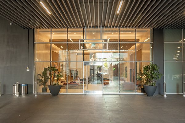 Lobby.RENEE933.DTLA