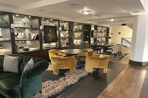 LibraryHotelFig0003