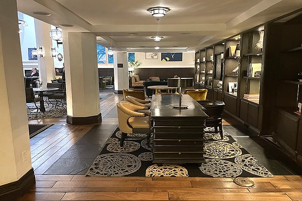 LibraryHotelFig0005