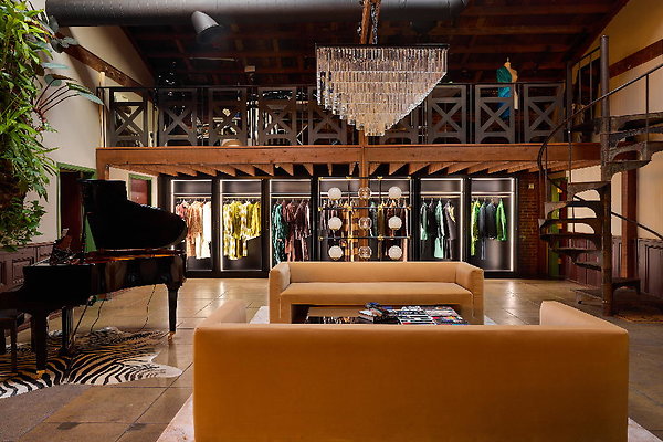 MRS CHINATOWN LOFT