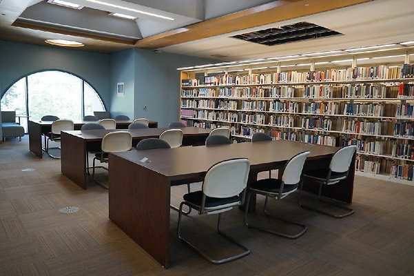Pierce-Library 18