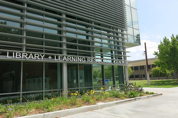 LA Harbor.College.Library.18