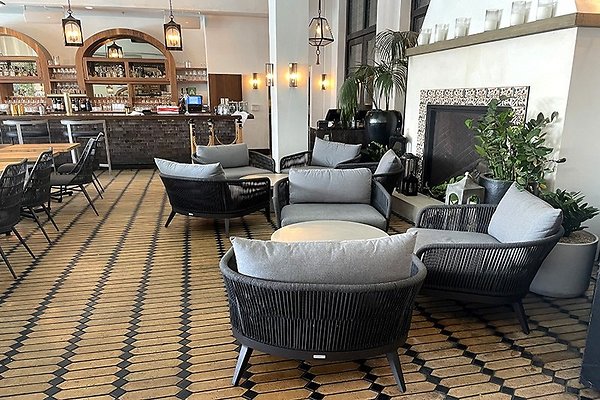VerandaHotelFig0006
