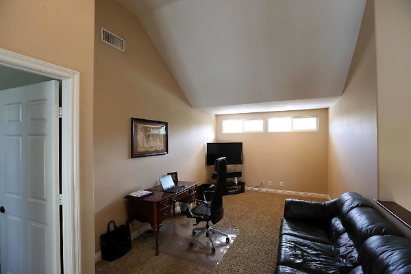 626B 2nd Floor Den Office 0086 626B 2nd Floor Den Office 0086