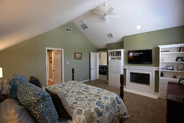 626B Master Bedroom 0089 626B Master Bedroom 0089