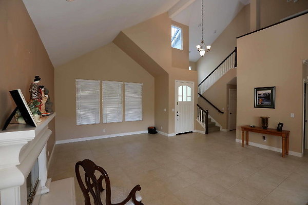 626B Living Room 0033 626B Living Room 0033