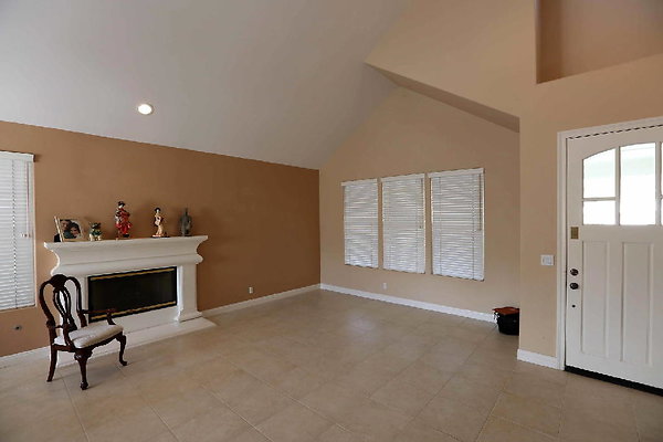 626B Living Room 0032 626B Living Room 0032