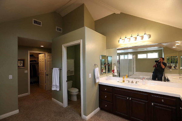 626B Master Bedroom Bathroom 0098 626B Master Bedroom Bathroom 0098