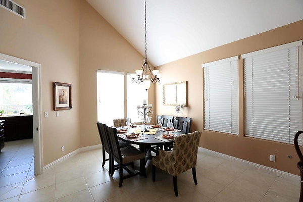 626B Dining Room 0035 626B Dining Room 0035