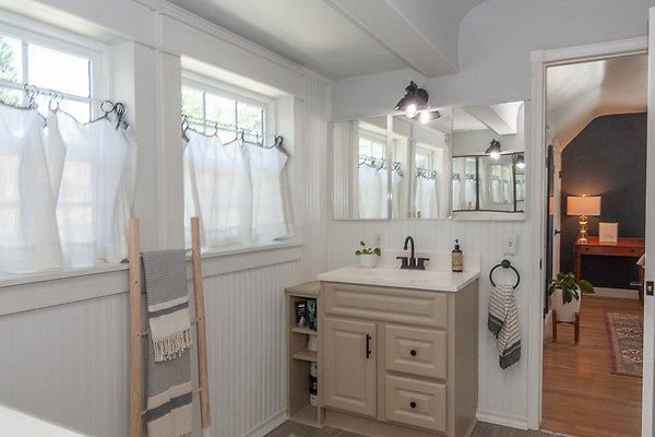 33-normanhouse 34 jpg 33-normanhouse 34 jpg