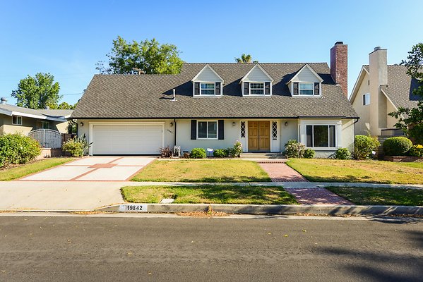 UNI A752-Chatsworth - NOT AVAIL OUT OF TOWN