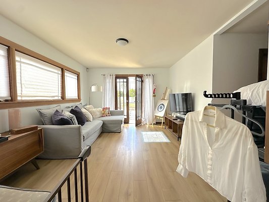 WESTSIDE LOCATIONS 60